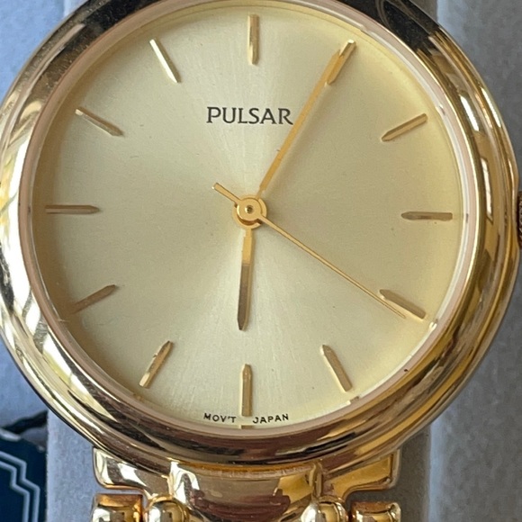 Pulsar Men battery water resistant gold tone - Picture 1 of 8